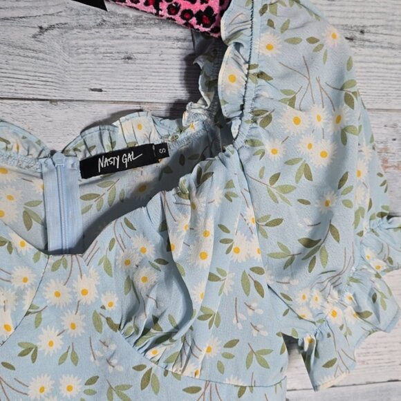 Nasty Gal Blue White Floral Daisies Short Sleeve Lined Sheer Cinch Mini Dress - Picture 4 of 9
